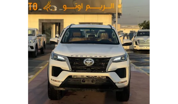 Toyota Fortuner, 2.7L 2024г