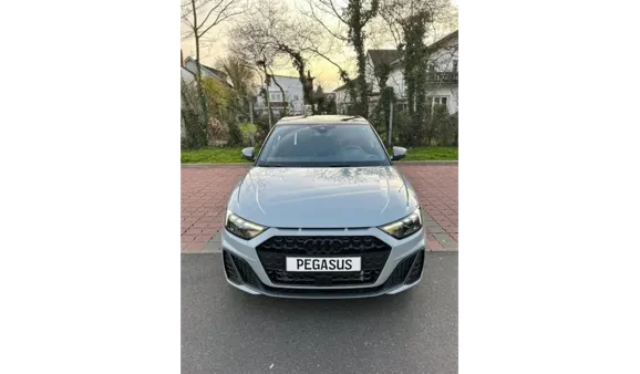 Audi A1, 2023г